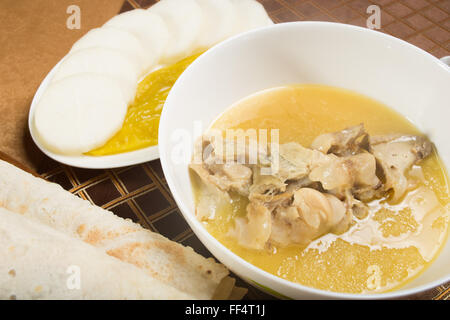 Shurpa - soupe traditionnelle avec de l'agneau et de légumes Banque D'Images