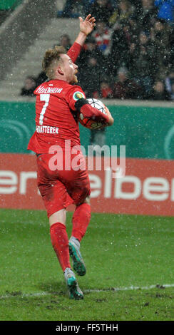 Heidenheim an der Brenz, Allemagne. 10 Février, 2016. L'Heidenheim Marc Schnatterer célèbre au cours de la DFB football match quart de finale 1er FC Heidenheim vs Hertha BSC à Heidenheim an der Brenz, Allemagne, 10 février 2016. Photo : Stefan Udry/dpa Banque D'Images