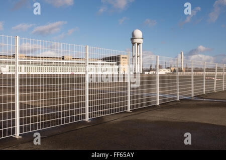 BERLIN, LE 28 JANVIER : Le 'Flughafen Berlin-Tempelhof" (en allemand pour "Berlin Tempelhof Airport' le 28 janvier à Berlin. Banque D'Images