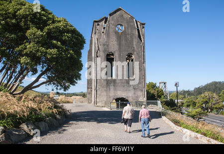 Un bâtiment d'exploitation minière abandonnée à Waihi, péninsule de Coromandel, Ile du Nord, Nouvelle-Zélande Banque D'Images