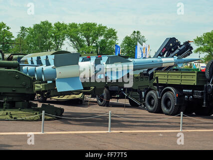 5e exposition militaire biélorusse MILEX 2009 - mai 2009. Les missiles antiaériens (ZRK) de gamme moyenne C-125-2TM 'PECHORA 2TM'. Banque D'Images