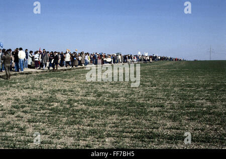 Géographie / Voyage, Allemagne, politique, manifestation, mouvement de paix, chaîne humaine Stuttgart - Ulm, 1983, droits additionnels-Clearences-non disponible Banque D'Images