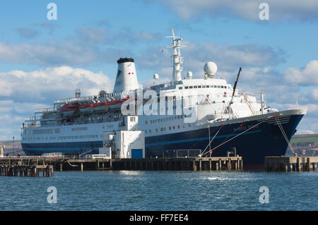 Bateau de croisière amarré à Invergordon, sur l'Estuaire de Cromarty - Ross-shire, en Écosse. Banque D'Images