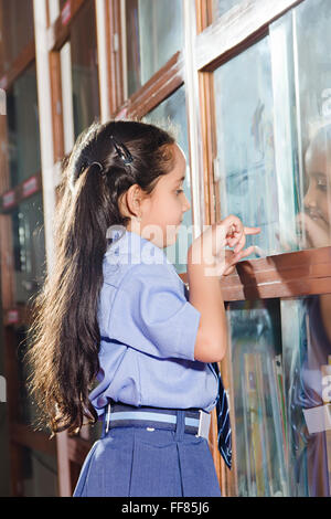 Les Asiatiques de l'Asie Asie de l'assortiment des couleurs de la petite enfance idée créative Image couleur Image Vêtements Vêtements femmes formelle formelle Banque D'Images