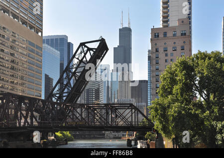 Tour le long de la rivière Chicago, Illinois Banque D'Images