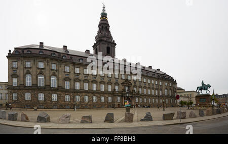 Christiansborg Palace ou l'emplacement de Copenhague statue de Christian IX Banque D'Images