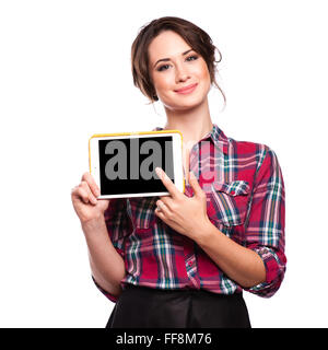 Happy smiling beautiful young woman showing blank tablet pc pour copyspace, isolé sur fond blanc Banque D'Images