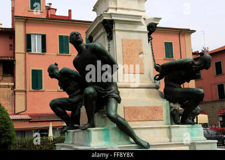 Monument des quatre maures, Micheli, carrés par Pietro Tacca (1577-1640), Livourne, Toscane, Italie, Europe. Banque D'Images