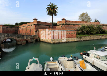 Les murs fortifiés de la Nouvelle forteresse, port de Livourne, Livourne, Toscane, Italie Ville, Banque D'Images