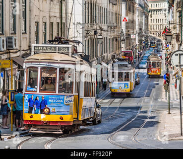 Portugal, Lisbonne, Lisbonne tramways à Rua da Conceiao dans le quartier central de Baixa Lisbonne Pombalia Banque D'Images