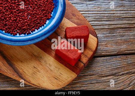Assaisonnement à l'achiote à partir de graines de rocou populaires au Mexique pour mariner Banque D'Images