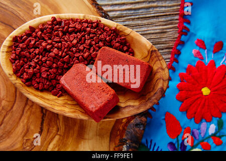 Assaisonnement à l'achiote à partir de graines de rocou populaires au Mexique pour mariner Banque D'Images