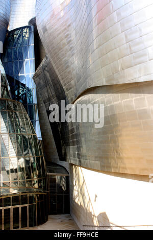 Entrée du musée Guggenheim à Bilbao, Espagne Banque D'Images
