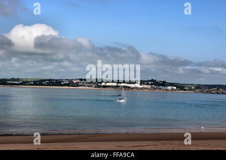 Plage de l'île de Caldey et littoral de Tenby, Pembrokeshire Wales Banque D'Images