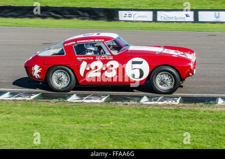 1953 Ferrari 250 MM est la propriété de Nick Mason et a été couru par Holly Mason-Franchitti au Goodwood Revival 2015 Banque D'Images