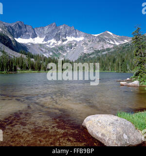 Twin Lakes inférieur dans la crazy montagnes près de Big Timber, Montana Banque D'Images