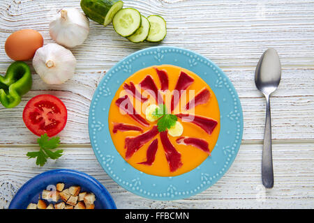 Matières premières alimentaires tapas Salmorejo soupe de tomate à partir de l'Espagne andalouse Banque D'Images