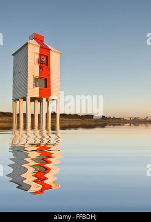 Burnham-on-sea neuf bas de jambe à l'aube du phare Banque D'Images