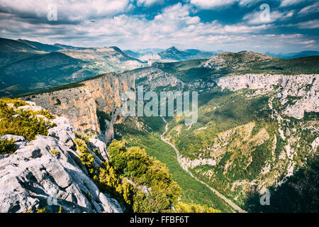 Beau paysage des Gorges du Verdon dans le sud-est de la France. Provence-Alpes-Cote d'Azur. Banque D'Images