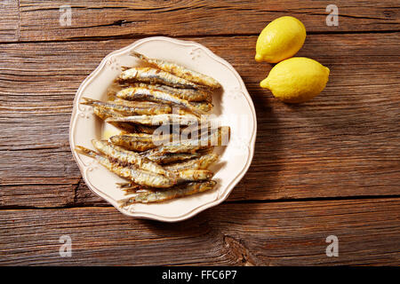 Fruits de mer Poissons anchois frits tapas de l'Espagne Banque D'Images
