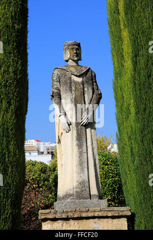 Statue royale dans les jardins de l'Alcázar de los Reyes Cristianos, Alcazar, Cordoue, Espagne Banque D'Images