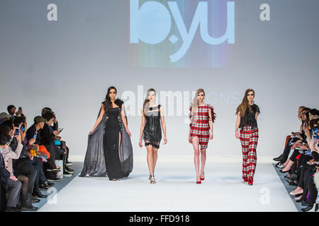 Hong Kong, Hong Kong SAR, Chine. 18 janvier, 2016. Hong Kong designer australien Ben Yung présente sa collection AW16 pour b.yu Hong Kong à la 47e semaine de la mode automne-hiver 2016 © Jayne Russell/ZUMA/Alamy Fil Live News Banque D'Images