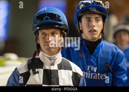 Meydān, 11 février, 2016. Pat Dobbs avant de gagner la rivière polaire équitation UAE 1000 guinées pour Trainer Doug Watson à Meydan dans la Coupe du Monde de Dubaï Carnival Crédit : Tom Morgan/Alamy Live News Banque D'Images