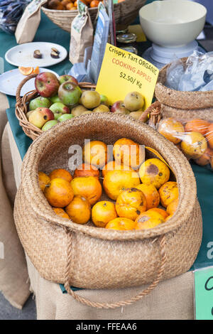 Marché alimentaire Les agriculteurs à côté de la gare de Britomart au centre d'Auckland. Banque D'Images