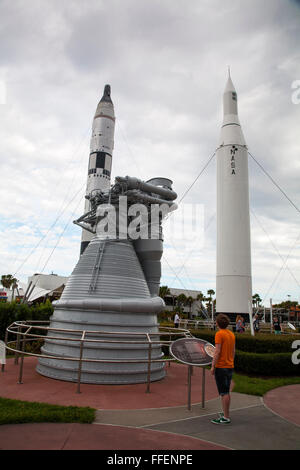 Rocket garden au Centre spatial Kennedy, Floride, USA Banque D'Images