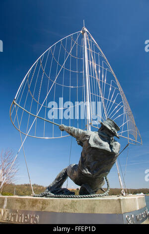 Chatham, Kent, Angleterre. Détail de 'la mer', une sculpture contemporaine par Sam Holland, St Mary's Island. Banque D'Images