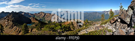 CA02836-00...CALIFORNIE - Summit Lake de Siligo pic dans la région sauvage du Alpes Trinity Shasta-Trinity National Forest. Banque D'Images