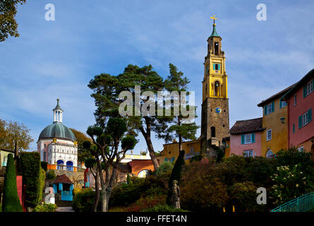 Portmeirion un village touristique de Gwynedd dans le Nord du Pays de Galles UK construit entre 1925 et 1975 par Clough Williams Ellis Banque D'Images