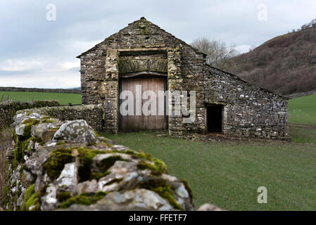 Domaine grange traditionnelle Yorkshire Dales, Feizor, près de régler, North Yorkshire, UK Banque D'Images