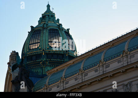 Close up du dôme sur le bâtiment municipal de Prague. Banque D'Images