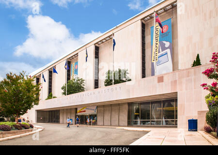 WASHINGTON, DC - 9 août 2015 : l'on voit ici est une vue extérieure de la ville historique de Smithsonian National Museum of American History. Banque D'Images