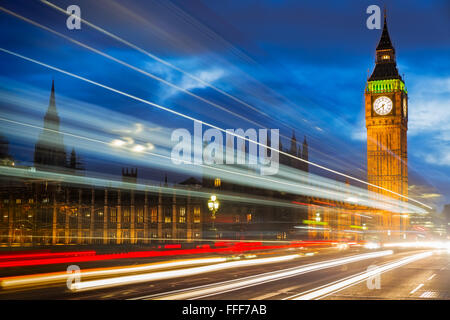 Big Ben à Westminster Bridge, Londres, UK Banque D'Images