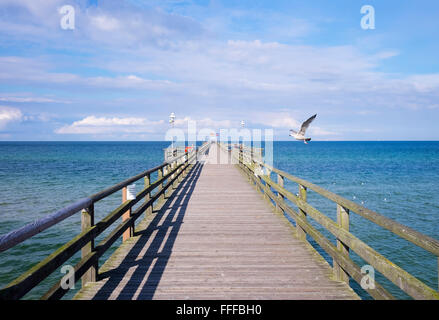 Pier à Prerow, mer Baltique, Darß, Fischland-Zingst, Mecklembourg-Poméranie-Occidentale, Allemagne Banque D'Images