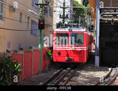 Le train à crémaillère sur le Corcovado Corcovado, l'un des monuments de Rio de Janeiro, Brésil Banque D'Images