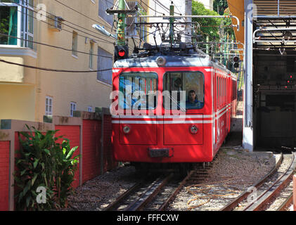 Le train à crémaillère sur le Corcovado Corcovado, l'un des monuments de Rio de Janeiro, Brésil Banque D'Images