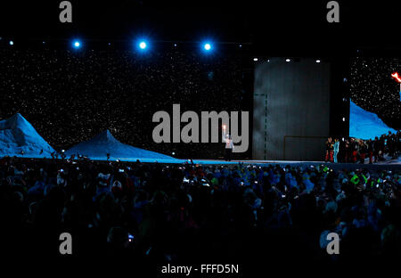 Lillehammer. 12 Février, 2016. Marit Bjorgen détient le flambeau au cours de la cérémonie d'Lillehammer 2016 Jeux Olympiques de la jeunesse d'hiver à Lillehammer, Norvège, le 12 février 2016. Credit : Han Yan/Xinhua/Alamy Live News Banque D'Images
