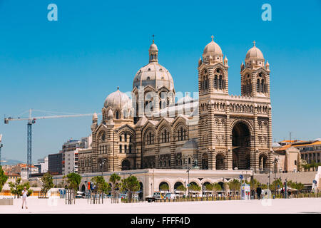 Marseille, France - 30 juin 2015 : la cathédrale de la Major - église et monument à Marseille, France. Journée ensoleillée avec blue Banque D'Images