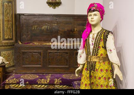 Femme en robe traditionnelle turque, exposition, Edirne, la Province d'Edirne, Turquie Banque D'Images