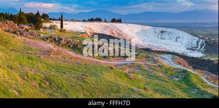 Terrasse en travertin, Pamukkale, Turquie, province de Denizli Banque D'Images