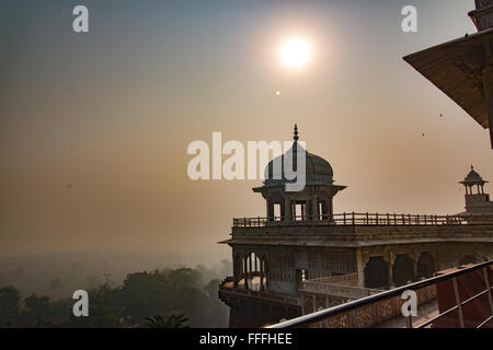 Soleil brillant sur de Fort d'Agra Banque D'Images
