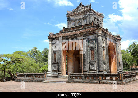 Stèle sur la tombe de l'Empereur Tu Duc, près de Hue, Viet Nam Banque D'Images