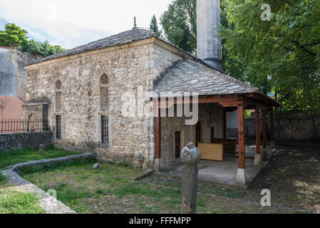 Petite pierre Roznamedzi Ibrahim efendi Brace Fejica mosquée au centre-ville de Mostar, Bosnie-Herzégovine Banque D'Images