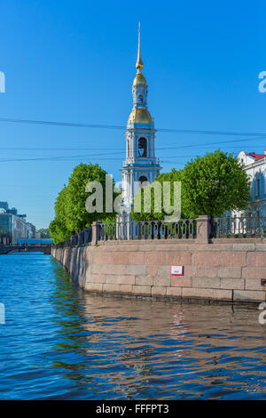 Beffroi de Saint Nicolas Cathédrale navale, Saint Petersburg, Russie Banque D'Images