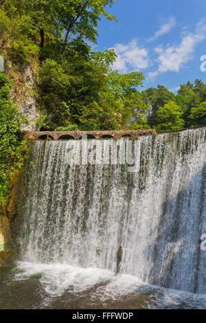 Cascade dans le parc, Nouvelle Athos, Abkhazie, Géorgie Banque D'Images