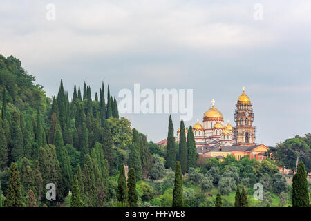 Voir de nouveaux Athos Monastère du Anacopia mountain, New Athos, Abkhazie, Géorgie Banque D'Images