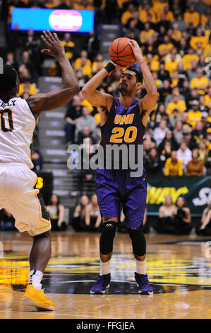 Wichita, Kansas, États-Unis. Feb 13, 2016. Northern Iowa Panthers guard Jeremy Morgan (20) tire un ensemble tourné au cours de la jeu de basket-ball de NCAA entre le Nord de l'Iowa Panthers et le Wichita State Shockers à Charles Koch Arena de Wichita, Kansas. Kendall Shaw/CSM/Alamy Live News Banque D'Images